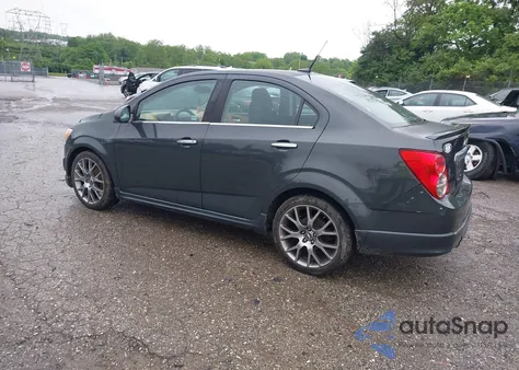 2014 Chevrolet Sonic Ltz Manual z USA, uszkodzony, nr VIN 1G1JF5SB2E4229027